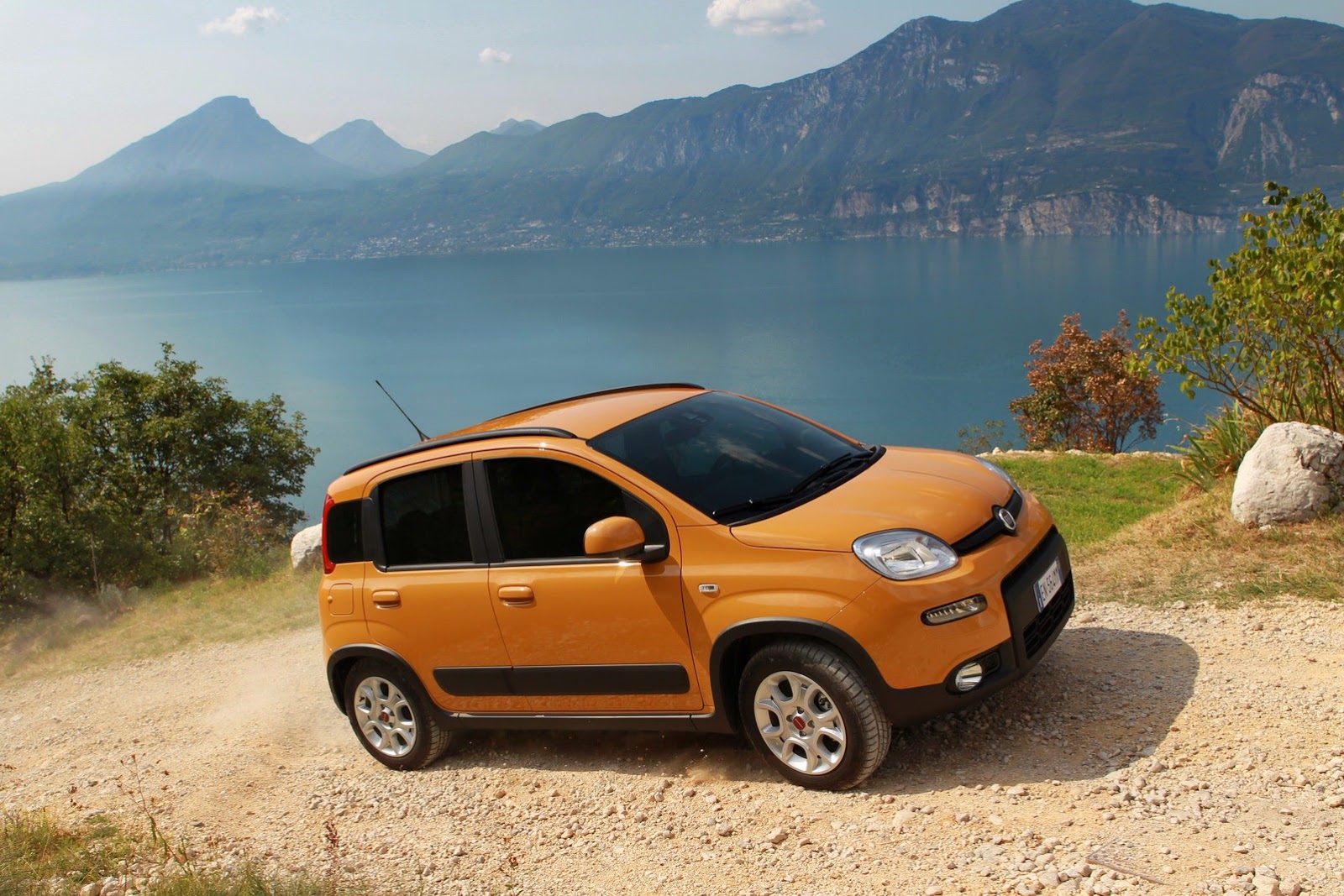 [2013-Fiat-Panda-Trekking-12%255B2%255D.jpg]