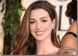 Anne_Hathaway-engaged