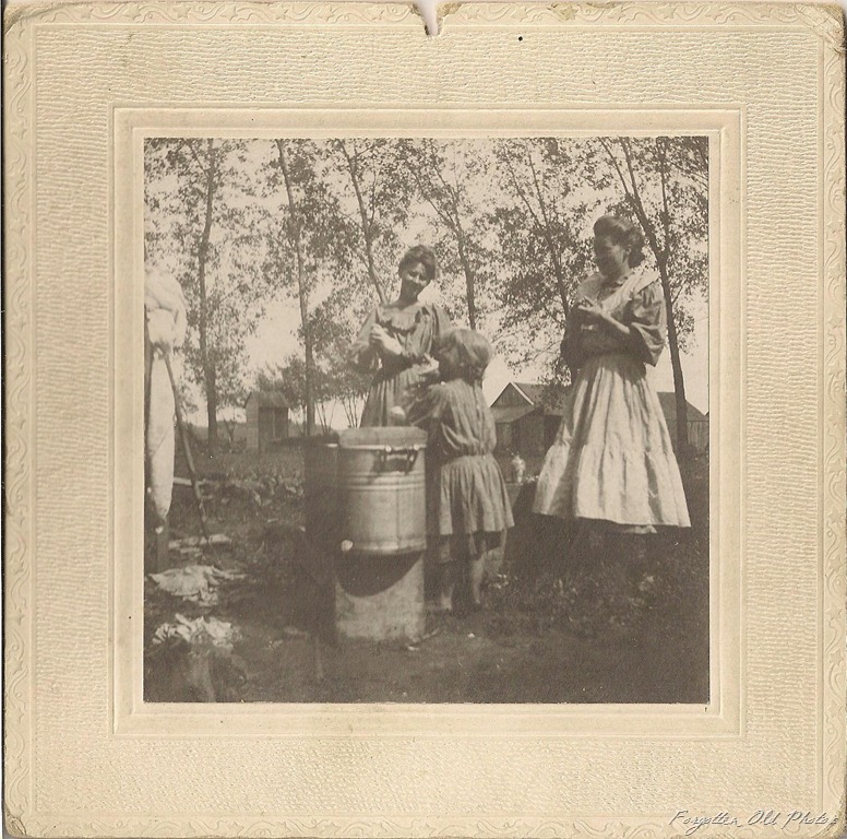 [Aunt%2520Annie%2520Mom%2520and%2520Alice%2520in%2520Kenyon%2520DL%2520Antiques%255B8%255D.jpg]