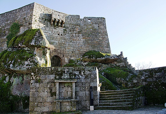 sortelha - entrada  do castelo - varanda de Pilatos