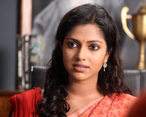 http://lh5.ggpht.com/--C0WZvCytUQ/TiF8LG2vNUI/AAAAAAAAs9Y/S0kG8Xt1G8A/amala%252520paul%252520in%252520saree2%25255B2%25255D.jpg