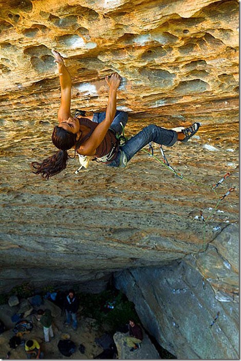 girls-rock-climbing-33
