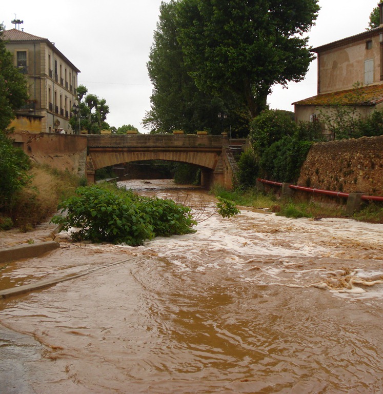 [2008-05-27%2520-%2520Cruzy%2520Flood%2520-%2520%25283%2529%255B6%255D.jpg]