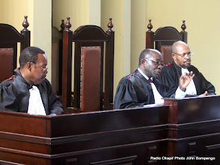  – Des juges de la cour suprême de justice, lors de l’affaire UDPS contre la Ceni le 30/09/2011 à Kinshasa. Radio Okapi/ Ph. John Bompengo