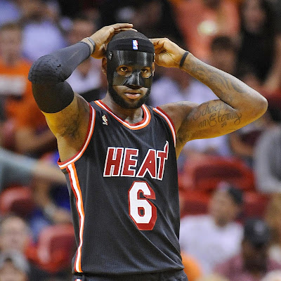 LeBron Goes #BaneJames on the Knicks in Carbon Fiber Mask | NIKE LEBRON - LeBron  James Shoes