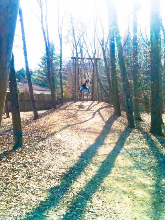 Eyes-of-iSi-Kinderspielplatz-Sprung