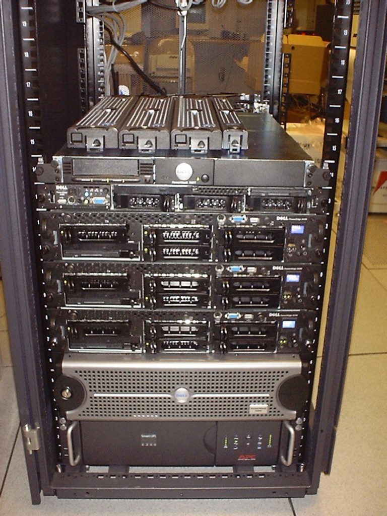 COMPUTER ROOM 9.JPG