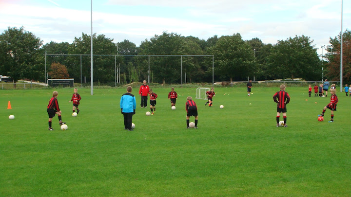 2011 - 07 SEP - WVV E5 TRAINING IN TENUE 15.jpg