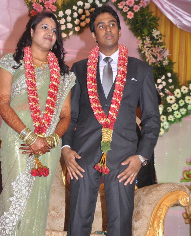 [ks_ravikumar_daughter_wedding_reception_photo%255B4%255D.jpg]