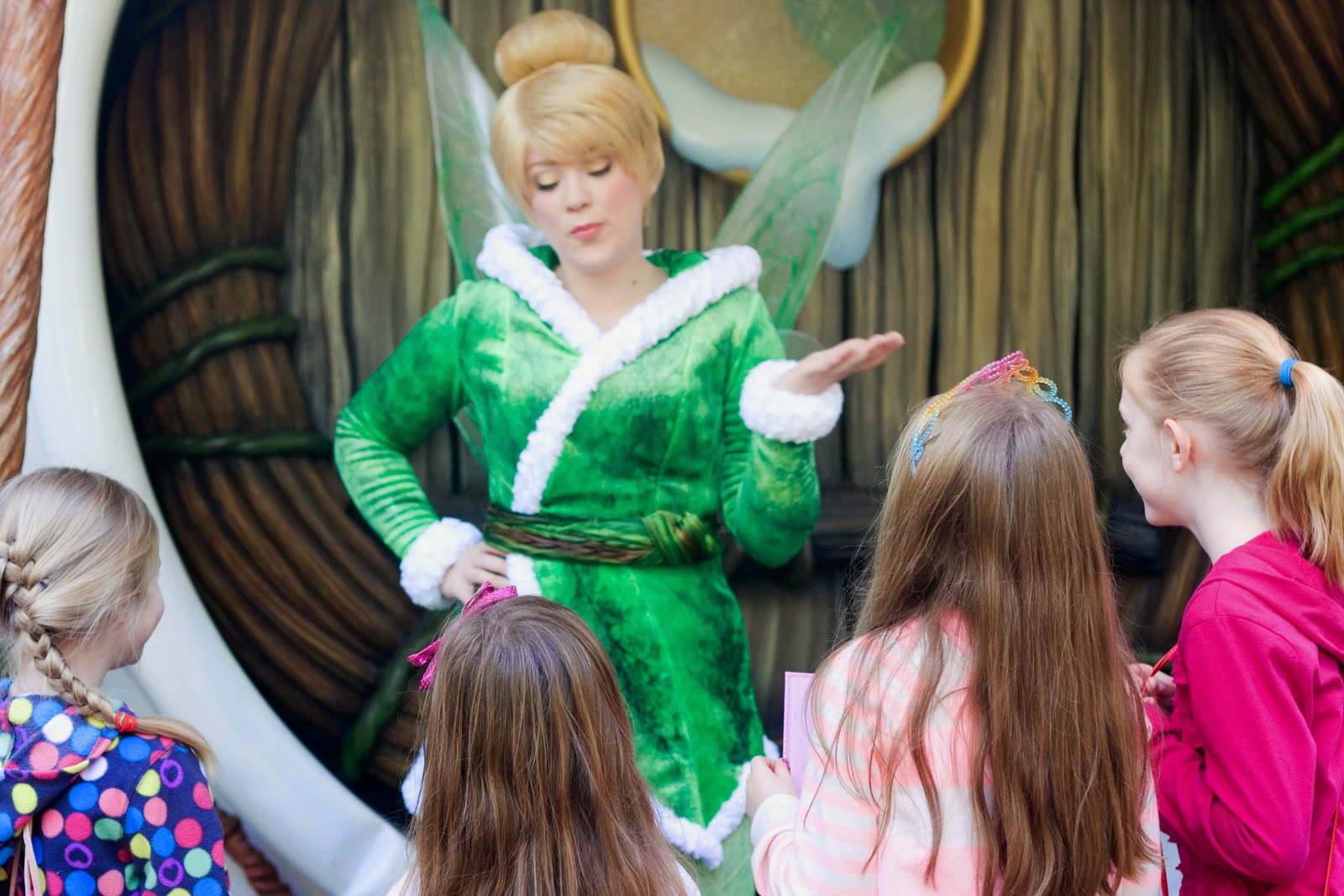 [Tinkerbelle%2520talking%2520to%2520the%2520girls%25204%255B4%255D.jpg]