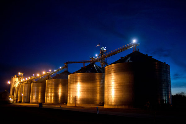 Corn storage at the ethanol plant in Macon, Missouri, which stopped operating in January. Officials have vowed to reopen it, and it is undergoing renovations. Photo: Daniel Acker / The New York Times