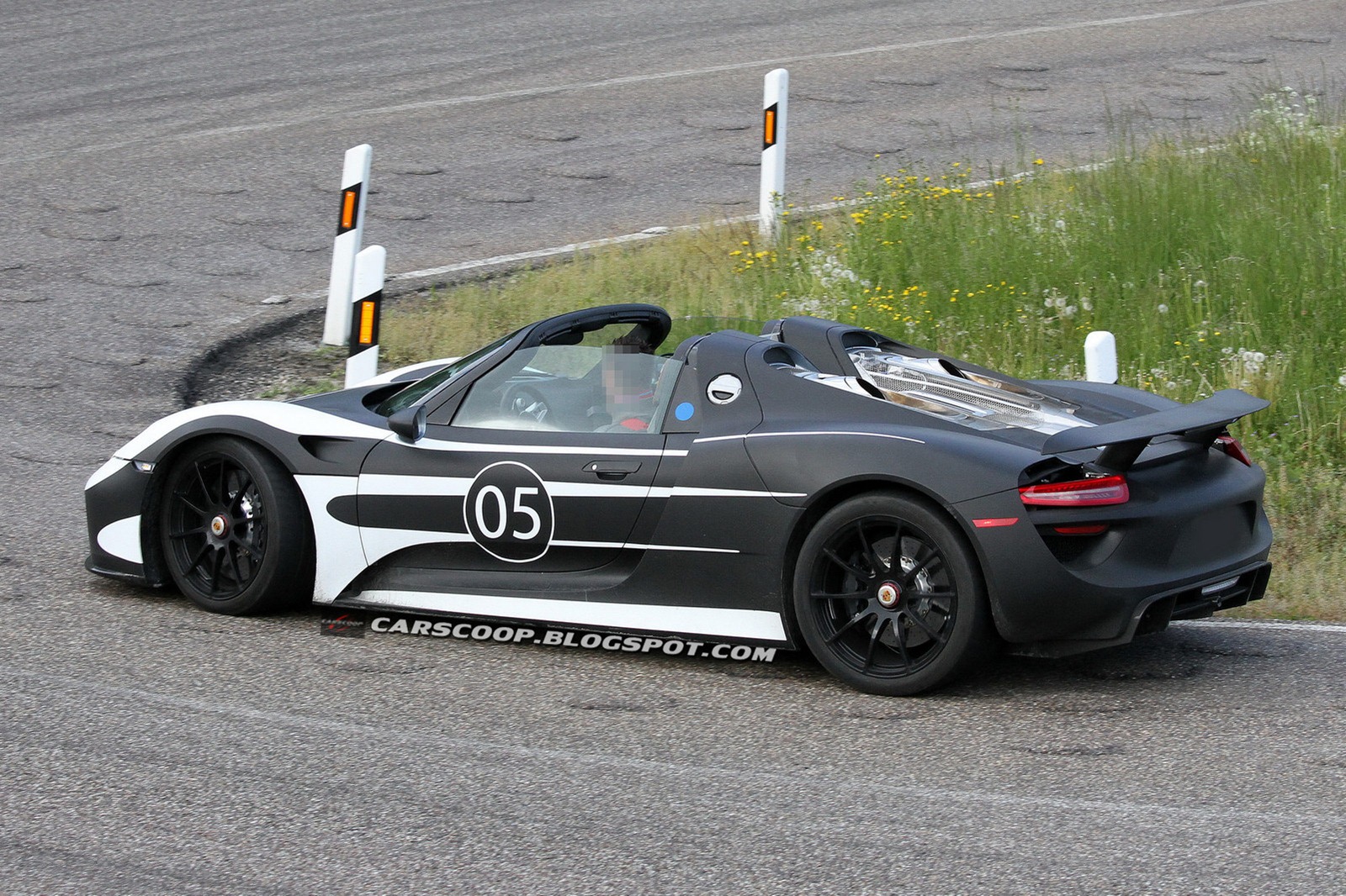 2014-Porsche-918-Spyder-8%5B3%5D.jpg