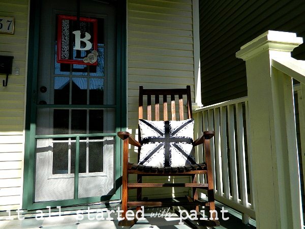 [union_jack_pillow_black_and_white%255B3%255D.jpg]