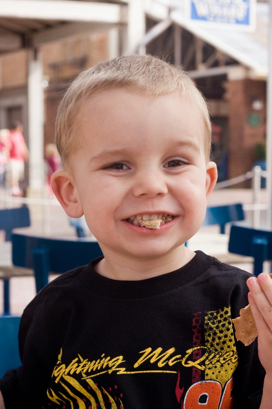 [Jacob-eating3.jpg]