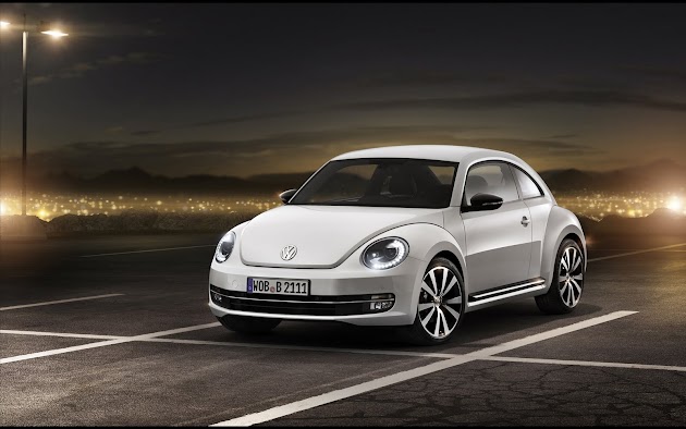 2012 Volkswagen New Beetle 003.jpg