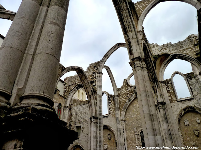 ruinas-del-carmo-lisboa.JPG