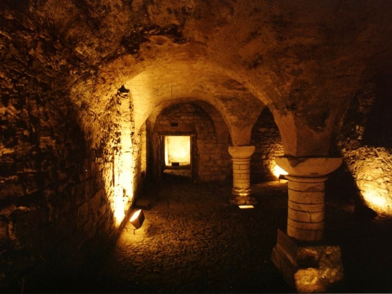[gothic-cellar5.jpg]