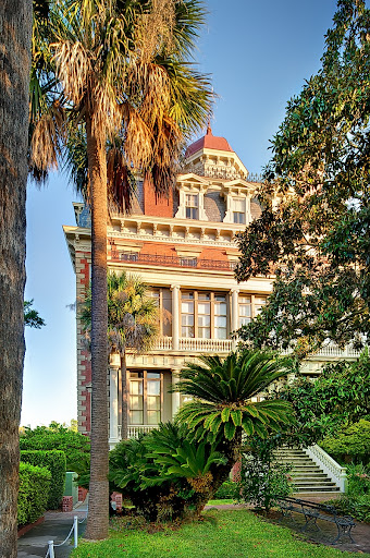 Wentworth Mansion: With over 21 rooms and suites, this stunning building would make a fine place for a wedding. Its restaurant, Circa 1886, could cater the affair.