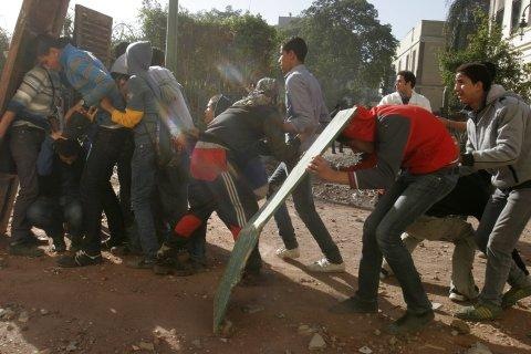 [ap_egypt_cairo_protests_18dec11_eng_480%255B2%255D.jpg]