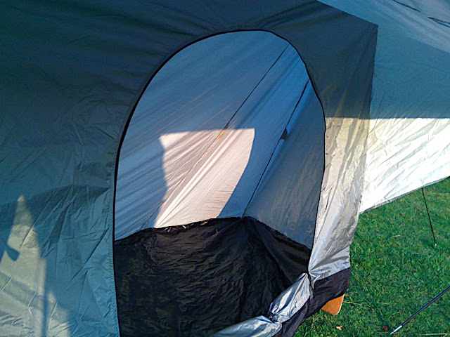 Good, useable space inside. I like the recycled material a lot.