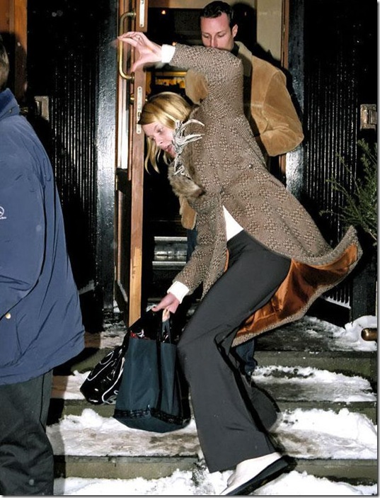 celebrities-falling-down-24