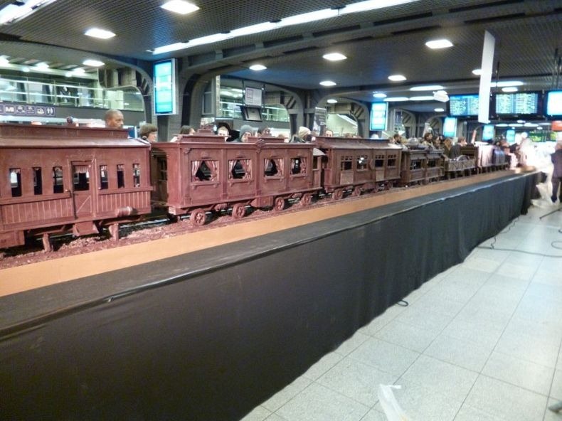 chocolate-train-9 chocolate-train-9