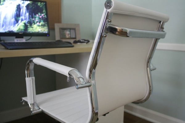 Chair3 650x433