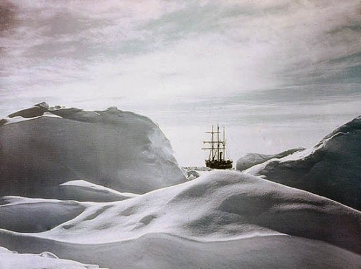 5CD9A085_Glimpse-of-the-Ship-Endurance-through-Hummocks-1915-550x409