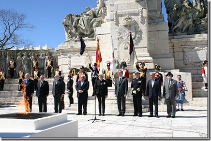 Ruíz Gallardón en uno de los momentos solemnes de la ofrenda 041[5]