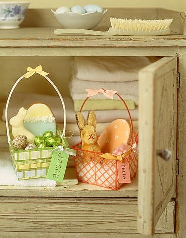Sometimes the simplest containers make delightful Easter baskets. These are made from berry containers. (Martha Stewart Living, April 2000)