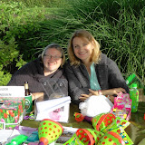 Groeten uit Thailand - helping out at a booth