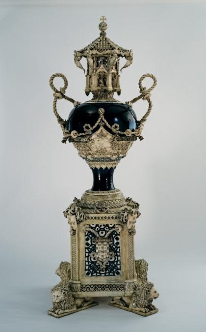 [Faianas-Bordalo-Pinheiro.12-Talha-Ma.jpg]