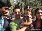Reader Abhijit and his daughter Jui met Aamir Khan at IIM (Indian Institute of Management) Bangalore.
