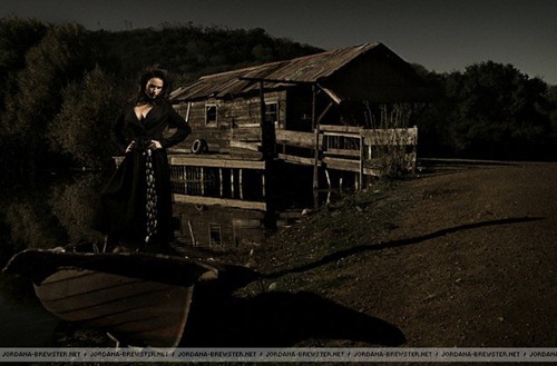 jordana brewster linda sensual photoshoot desbaratinando  (17)