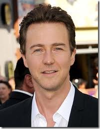 Edward Norton hajnalban megy vacsorázni