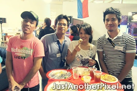 Some of the bloggers who were at the KWC Bloggers Night - JustAnotherPixel.net