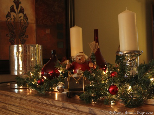 Christmas Mantel  (1)