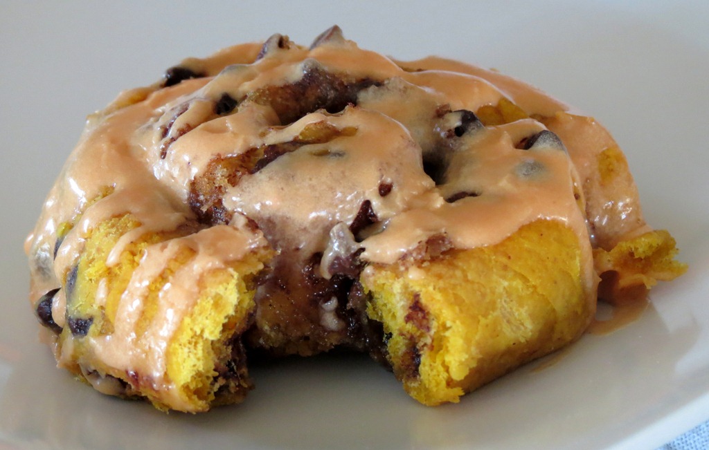 [Pumpkin%2520Chocolate%2520Chip%2520Cinnamon%2520Roll%25202%255B4%255D.jpg]