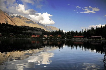 Shangrila-lake