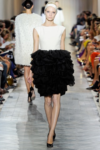 [Giambattista%2520Valli%2520%2528nay%2529%255B3%255D.jpg]