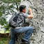 Toh escalade un menhir