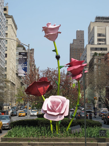 Imagine getting an arrangement of this size for Valentine's Day!