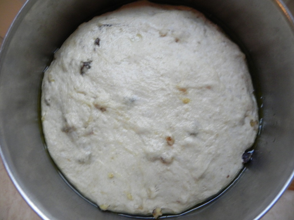 [DSCN01934.jpg&description=Rustic Raisin Walnut Bread')]