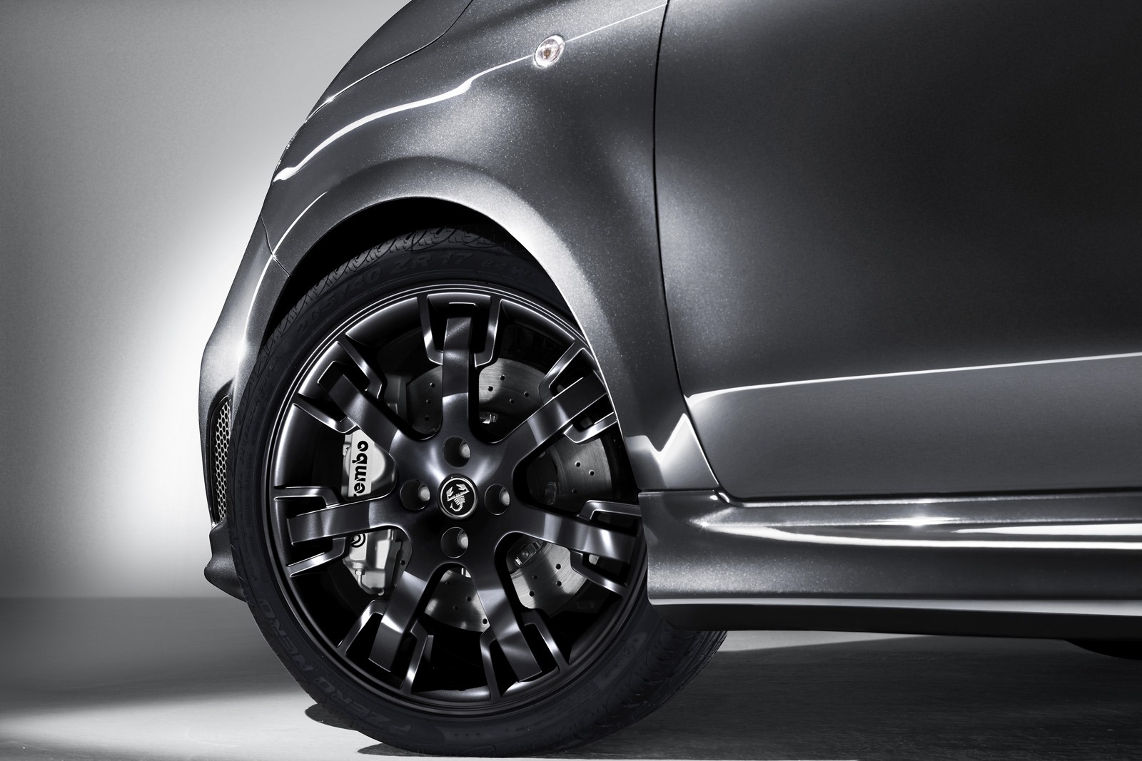 [Abarth-695-Maserati-Edition-3%255B3%255D.jpg]