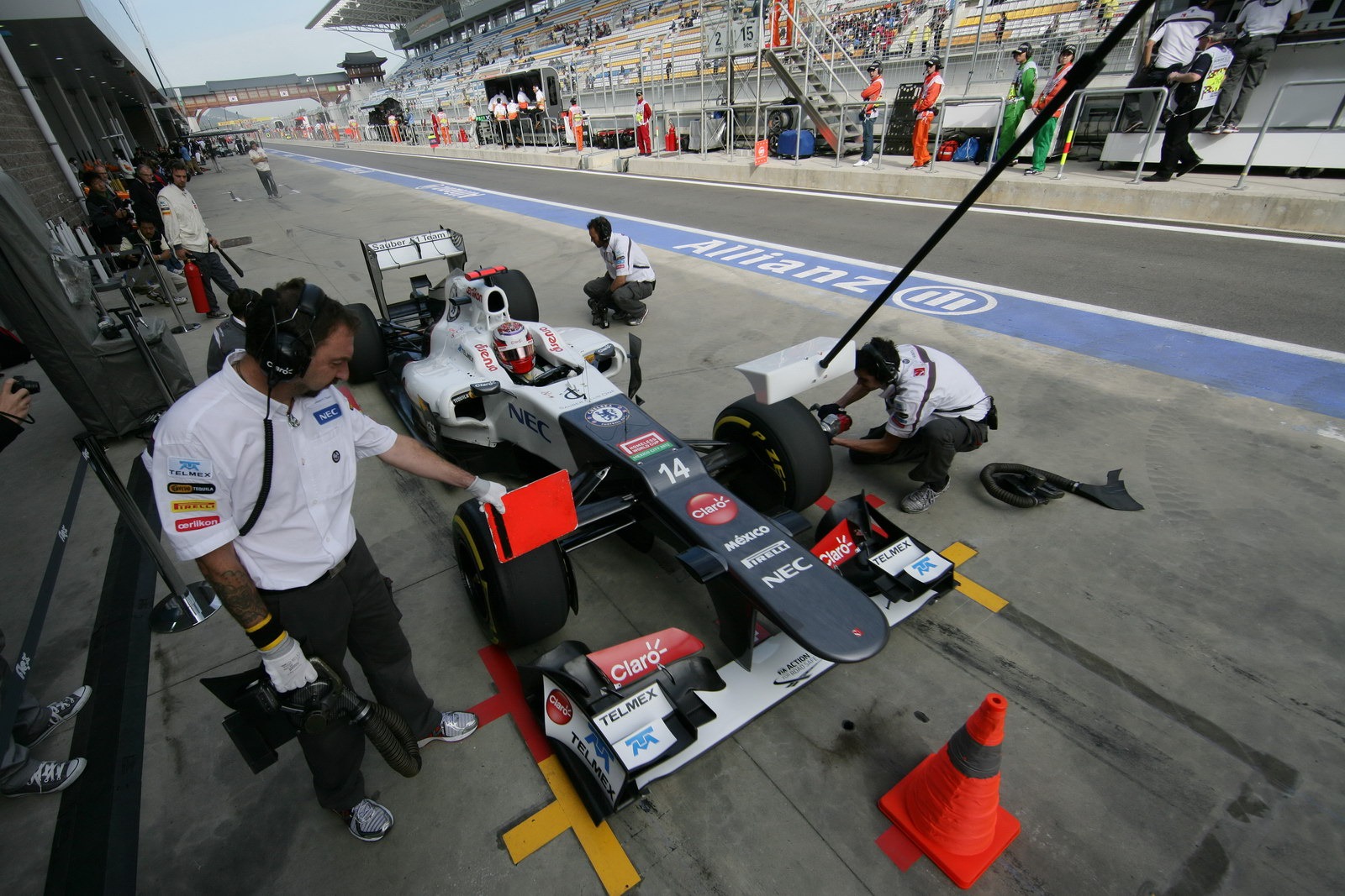 [F1-Korea-Sauber-Kobayashi-2%255B2%255D.jpg]