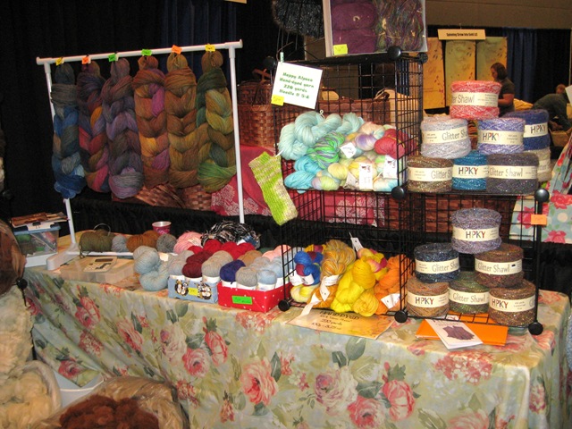[20111203ARFiberArtsEx582.jpg]