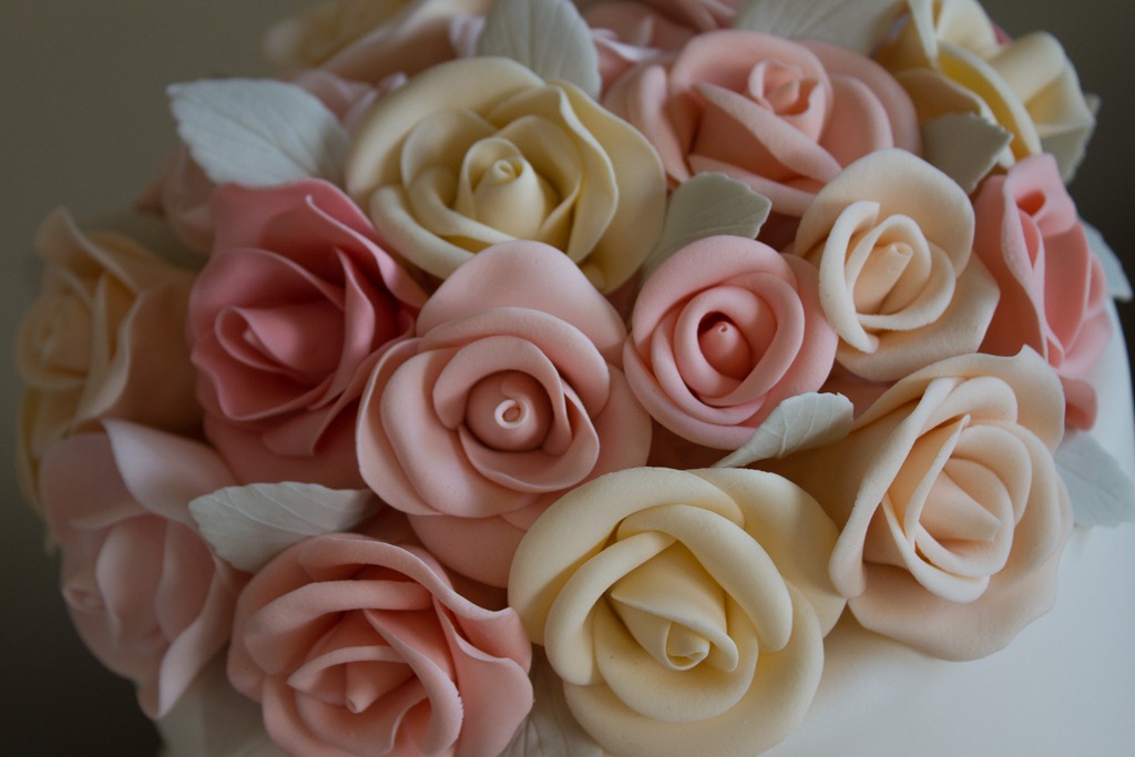 [Sugar%2520Rose%2520Wedding%2520Cake-5%255B3%255D.jpg]