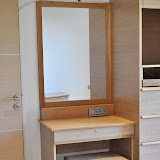 Horizontal Oak Built-in Wardrobe for Master Bedroom
