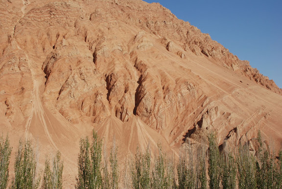 Flaming mountains - Montagnes 4