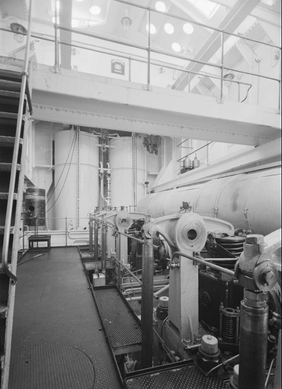 [Casa%2520das%2520m%25C3%25A1quinas%255B1%255D.jpg]